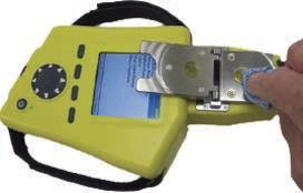 Рис. 7-2: Запатентованная ячейка с откидной крышкой устраняет необходимость в растворителях для очистки